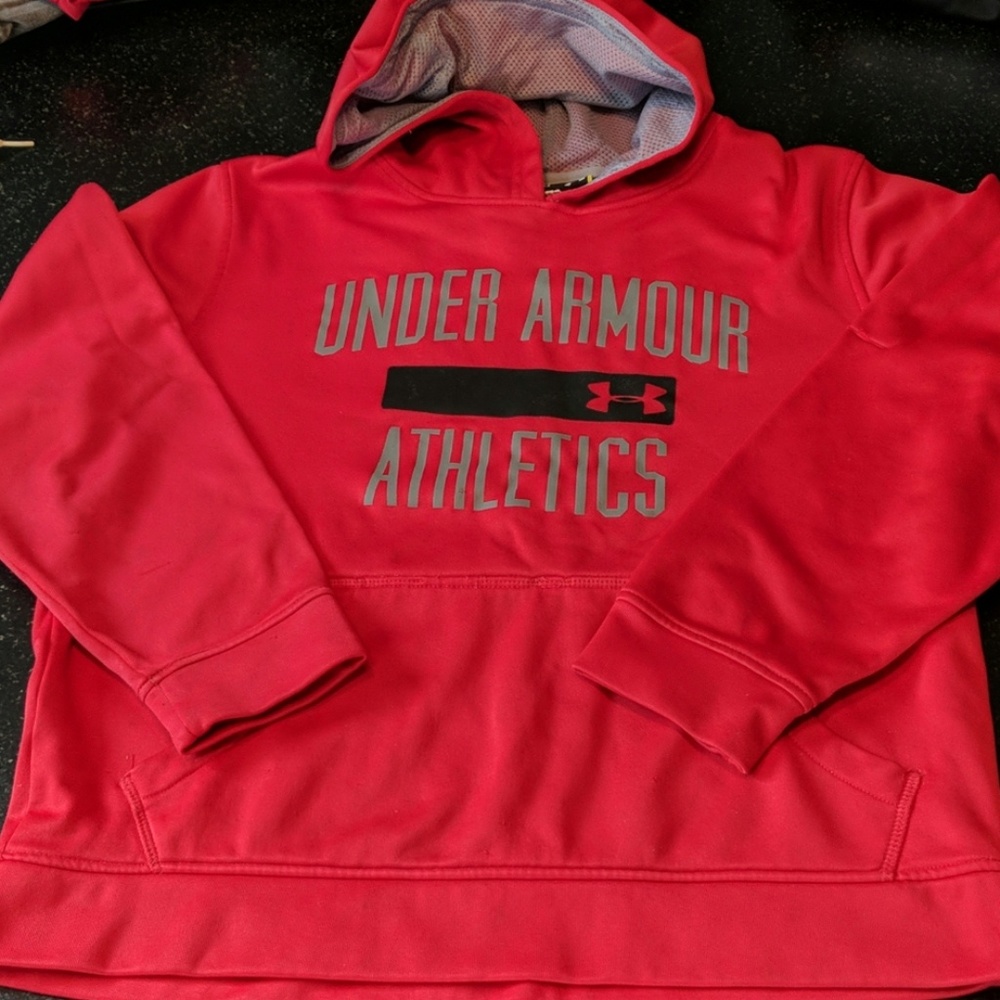 Under Armour sweat shirt